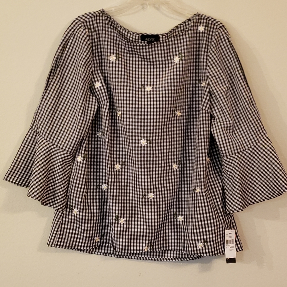 🌷New ALYX Daisy Top size XL